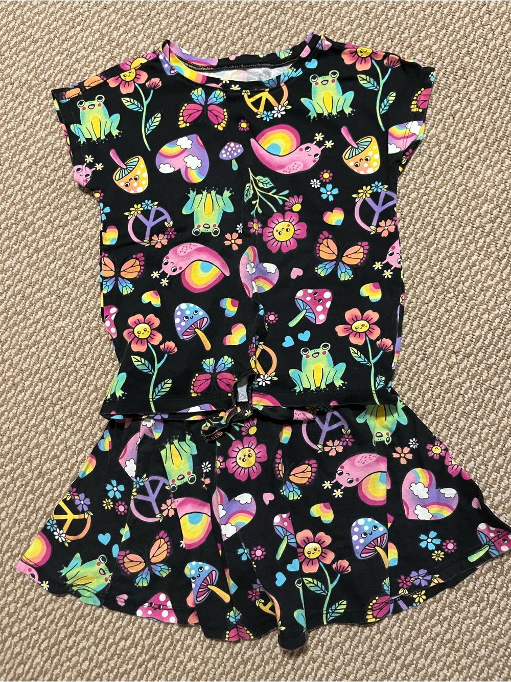 Girls size 5-6 The Children's Place tshirt skort set